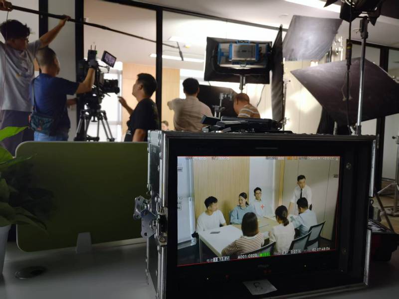 小店区TVC拍摄公司：科技产品视觉化大师，诠释未来感与功能美学